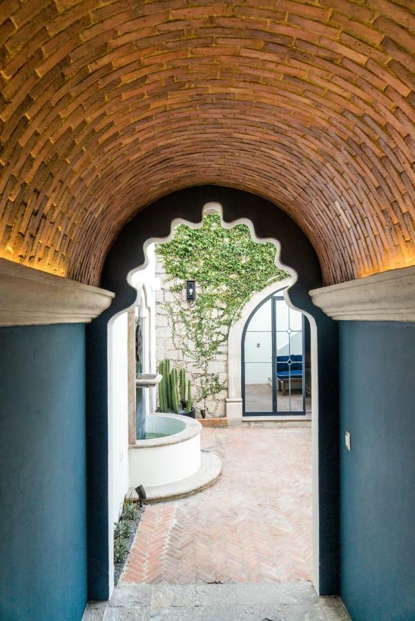 Отель Casa Delphine Альенде Экстерьер фото